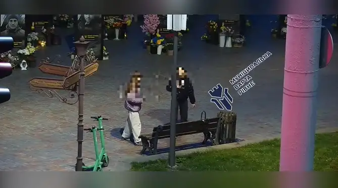 У Рівному двоє неповнолітніх дівчат танцювали на фоні портретів загиблих Героїв
