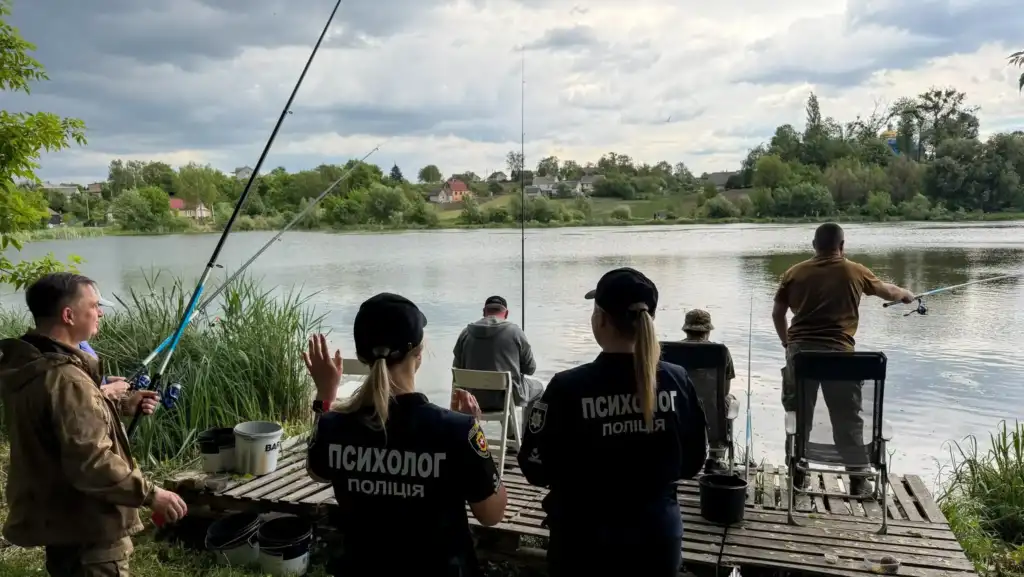 Поранені захисники взяли участь у риболовлі, яка стала частиною психологічної реабілітації.