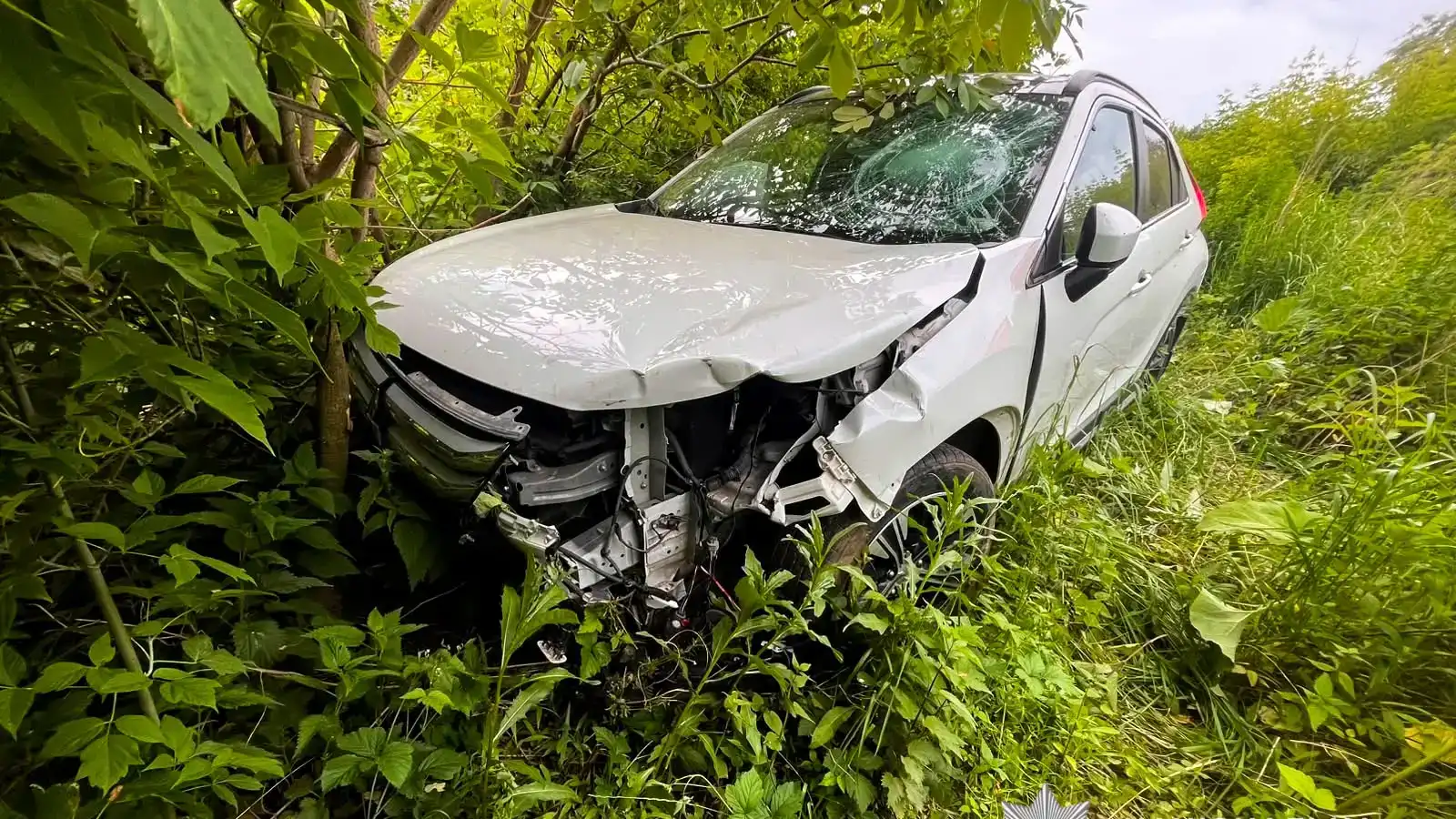На Дубенщині внаслідок ДТП за участю мотоцикла та легковика травмувалися троє людей. Двох дорослих із переломами госпіталізували.