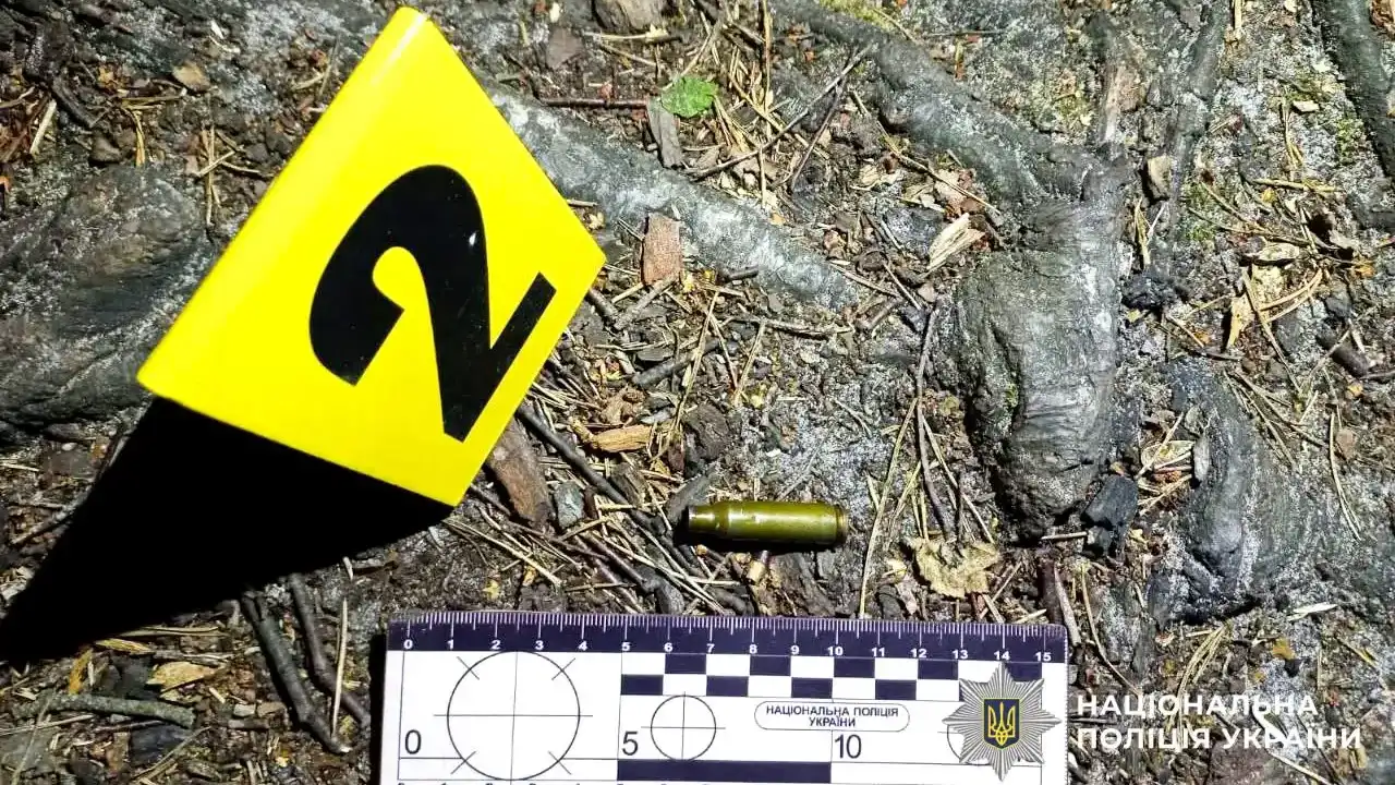 Суд виніс вирок жителю Зарічного, який у стані алкогольного сп'яніння смертельно поранив знайомого з автомата АК-74. Після злочину чоловік чотири дні переховувався в лісі.