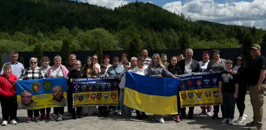 Родини зниклих безвісти військовослужбовців із Вараської громади взяли участь у чотириденному ретриті-відновленні на Закарпатті. Захід організували для психологічної підтримки та емоційного відновлення учасників.