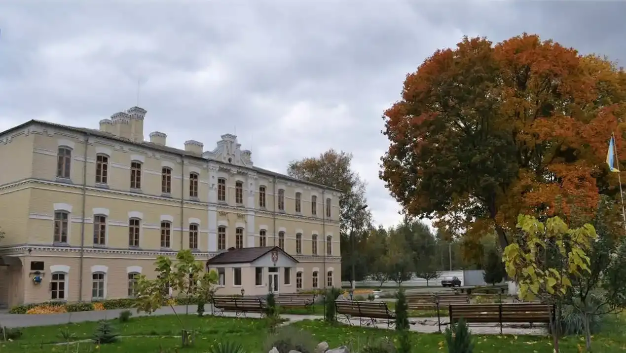 Дівчата після 9 класу можуть вступити до Острозького обласного військового ліцею