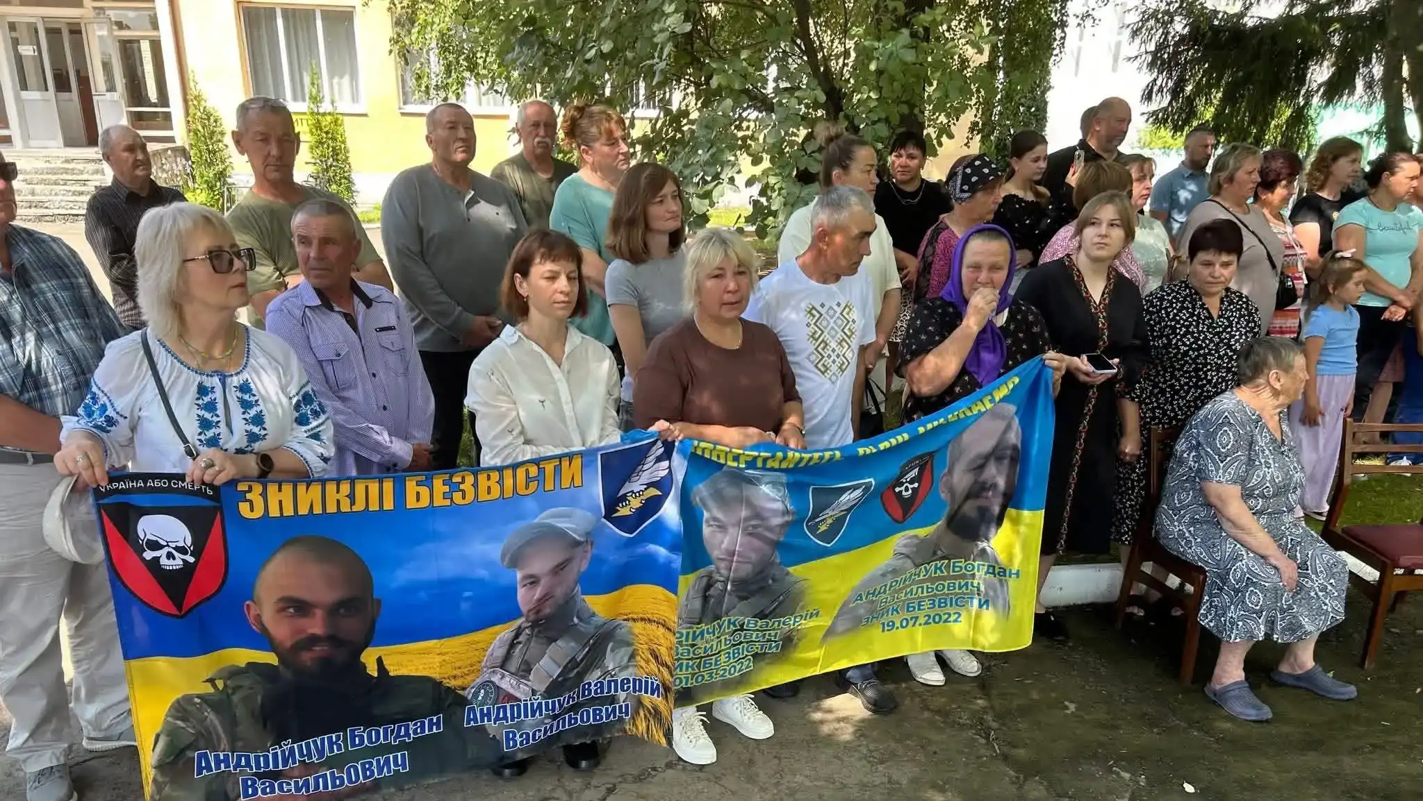 У Малинській громаді Рівненського району створили алею, присвячену зниклим безвісти бійцям з громади.