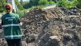 Екоінспекція вимагає прибрати будівельні відходи поблизу річки у Костополі