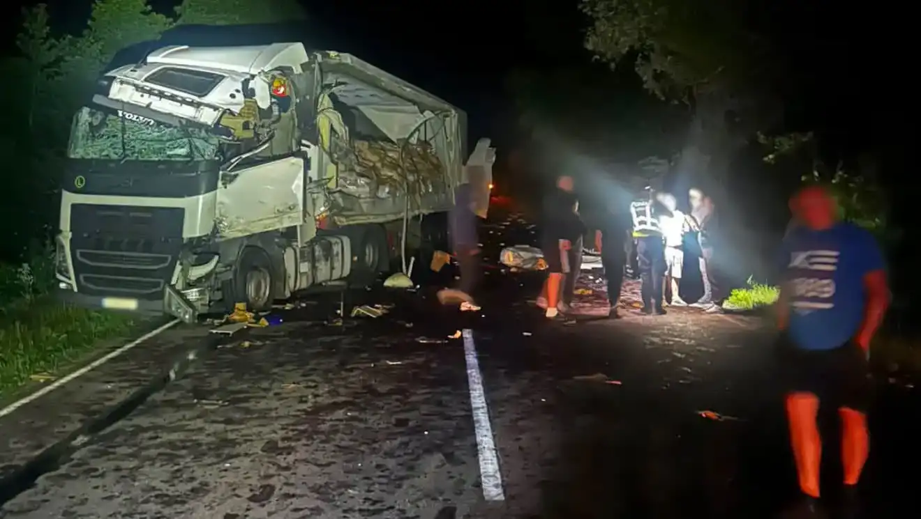 На трасі Н-25 поблизу Малинська сталася аварія, рух транспорту перекрито