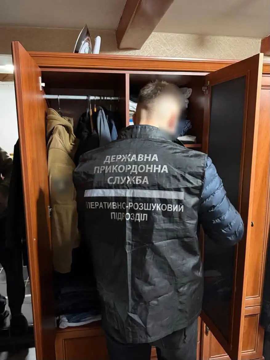 На Рівненщині викрили організатора схеми незаконного виїзду чоловіків через систему "Шлях"