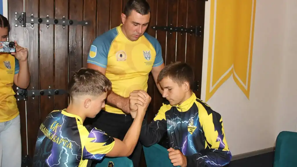 У Дубенському замку влаштували зустріч із чемпіоном Європи з армспорту Віктором Мушировським