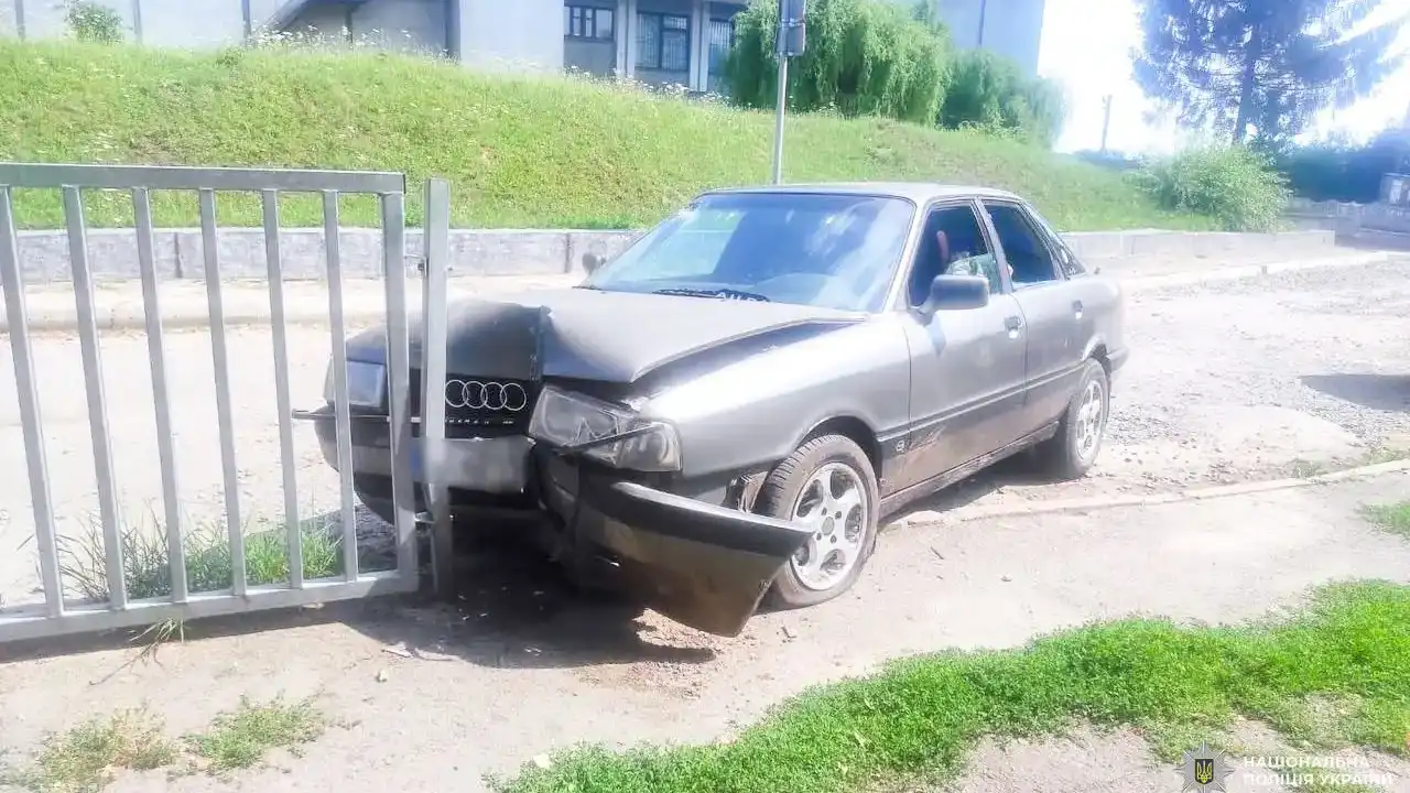 На Кореччині затримали водія, який після ДТП напав на поліцейську