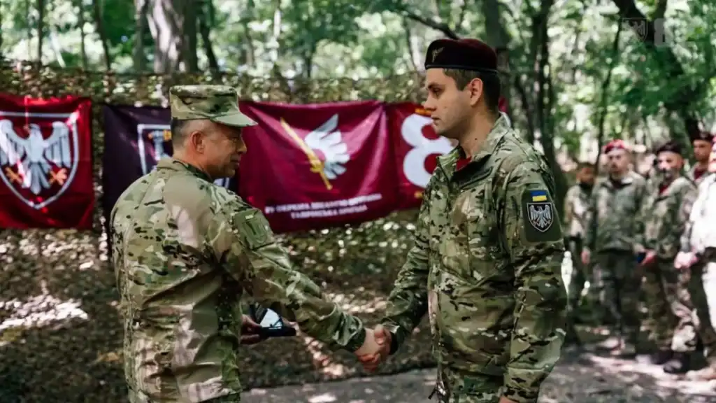Працівник рівненського ліцею отримав «Срібний хрест» від Головнокомандувача ЗСУ