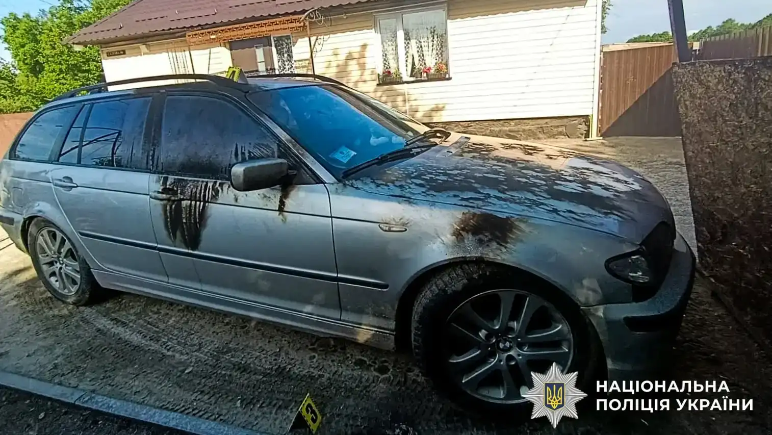 На Костопільщині перед судом постане 50-річний чоловік, якого обвинувачують у підпалі автомобіля сусіда. За даними поліції, між чоловіками тривалий час були неприязні стосунки.